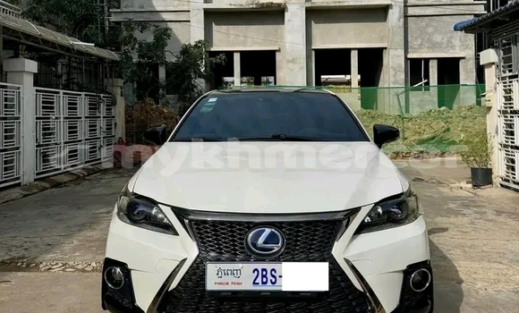Acheter Occasion Voiture Lexus CT Blanc à Chbar Mon, Kampong Speu Province Acheter Occasion Voiture Lexus CT Blanc à Chbar Mon, Kampong Speu Province