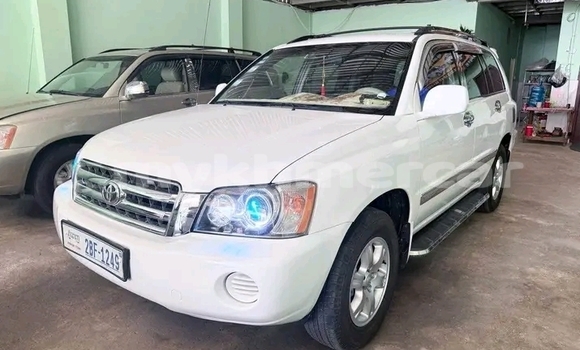 Buy Used Toyota Highlander White Car in Chbar Mon in Kampong Speu Province Buy Used Toyota Highlander White Car in Chbar Mon in Kampong Speu Province