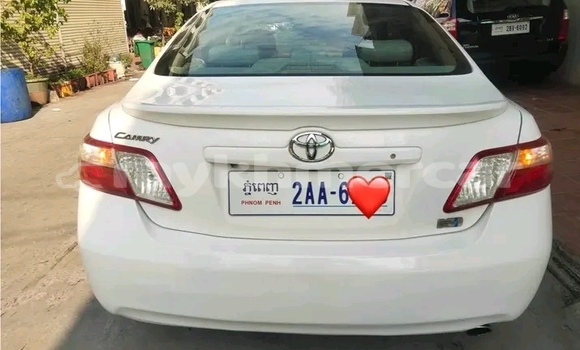 Acheter Occasion Voiture Toyota Camry Blanc à Chbar Mon, Kampong Speu Province Acheter Occasion Voiture Toyota Camry Blanc à Chbar Mon, Kampong Speu Province