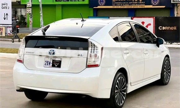ទិញ បានប្រើ Toyota Prius White ឡាន} ក្នុង Chbar Mon ក្នុង Kampong Speu Province ទិញ បានប្រើ Toyota Prius White ឡាន} ក្នុង Chbar Mon ក្នុង Kampong Speu Province