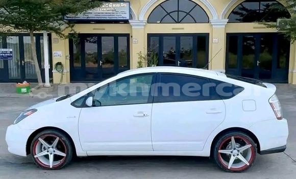 Buy Used Toyota Prius White Car in Chbar Mon in Kampong Speu Province Buy Used Toyota Prius White Car in Chbar Mon in Kampong Speu Province