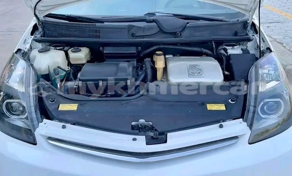 Buy Used Toyota Prius White Car in Chbar Mon in Kampong Speu Province Buy Used Toyota Prius White Car in Chbar Mon in Kampong Speu Province