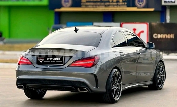 Acheter Occasion Voiture Mercedes-Benz A–Class Noir à Chbar Mon, Kampong Speu Province Acheter Occasion Voiture Mercedes-Benz A–Class Noir à Chbar Mon, Kampong Speu Province