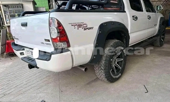 Acheter Occasion Voiture Toyota Tacoma Blanc à Chbar Mon, Kampong Speu Province Acheter Occasion Voiture Toyota Tacoma Blanc à Chbar Mon, Kampong Speu Province