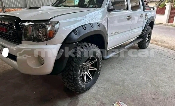 Acheter Occasion Voiture Toyota Tacoma Blanc à Chbar Mon, Kampong Speu Province Acheter Occasion Voiture Toyota Tacoma Blanc à Chbar Mon, Kampong Speu Province