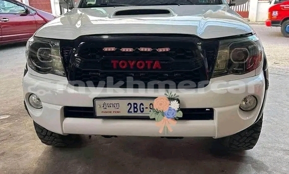 Acheter Occasion Voiture Toyota Tacoma Blanc à Chbar Mon, Kampong Speu Province Acheter Occasion Voiture Toyota Tacoma Blanc à Chbar Mon, Kampong Speu Province