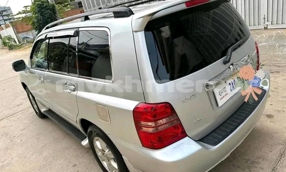 Acheter Occasion Voiture Toyota Highlander Autre à Chbar Mon, Kampong Speu Province Acheter Occasion Voiture Toyota Highlander Autre à Chbar Mon, Kampong Speu Province