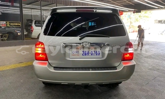 Buy Used Toyota Highlander White Car in Chbar Mon in Kampong Speu Province Buy Used Toyota Highlander White Car in Chbar Mon in Kampong Speu Province