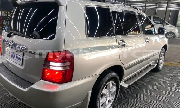 Buy Used Toyota Highlander White Car in Chbar Mon in Kampong Speu Province Buy Used Toyota Highlander White Car in Chbar Mon in Kampong Speu Province
