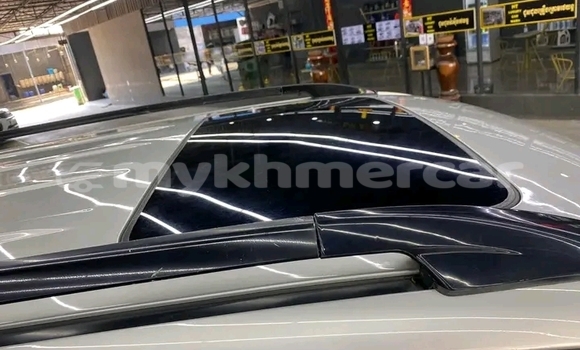 Buy Used Toyota Highlander White Car in Chbar Mon in Kampong Speu Province Buy Used Toyota Highlander White Car in Chbar Mon in Kampong Speu Province