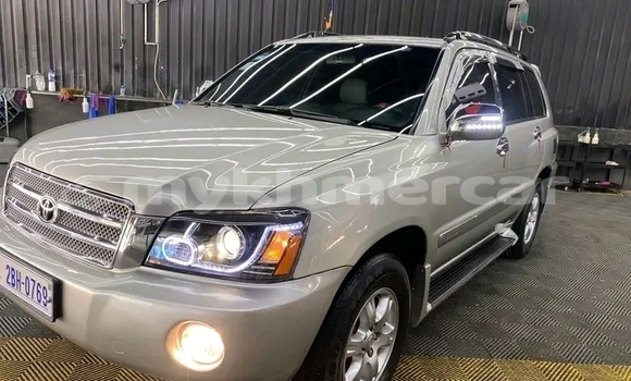 Buy Used Toyota Highlander White Car in Chbar Mon in Kampong Speu Province Buy Used Toyota Highlander White Car in Chbar Mon in Kampong Speu Province