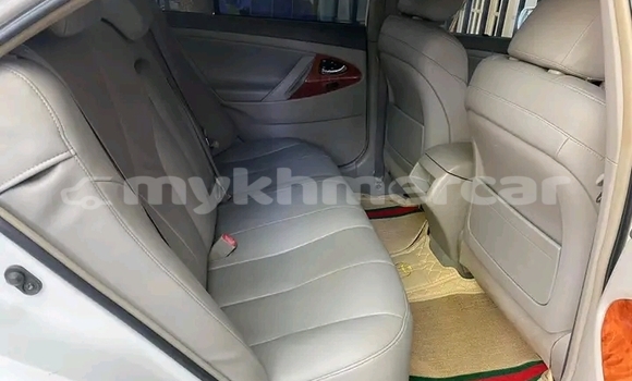 Buy Used Toyota Camry (Japan) White Car in Cheom Ksan in Preah Vihear Province Buy Used Toyota Camry (Japan) White Car in Cheom Ksan in Preah Vihear Province