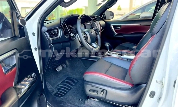 Acheter Occasion Voiture Toyota Fortuner Blanc à Chbar Mon, Kampong Speu Province Acheter Occasion Voiture Toyota Fortuner Blanc à Chbar Mon, Kampong Speu Province