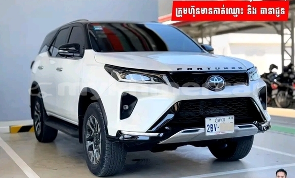 Acheter Occasion Voiture Toyota Fortuner Blanc à Chbar Mon, Kampong Speu Province Acheter Occasion Voiture Toyota Fortuner Blanc à Chbar Mon, Kampong Speu Province