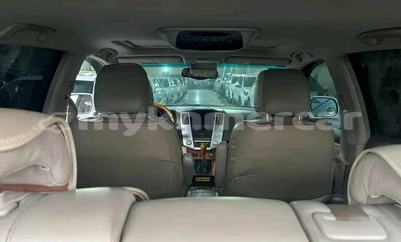 Acheter Occasion Voiture Lexus RX 330 Blanc à Cheom Ksan, Preah Vihear Province Acheter Occasion Voiture Lexus RX 330 Blanc à Cheom Ksan, Preah Vihear Province