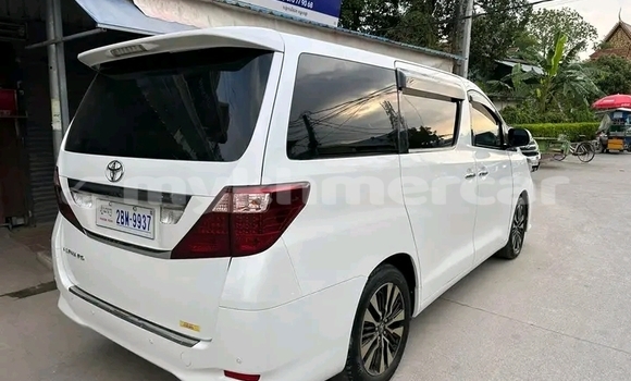 Buy Used Toyota Alphard White Car in Chbar Mon in Kampong Speu Province Buy Used Toyota Alphard White Car in Chbar Mon in Kampong Speu Province