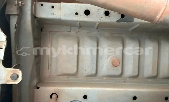 Buy Used Toyota Alphard White Car in Chbar Mon in Kampong Speu Province Buy Used Toyota Alphard White Car in Chbar Mon in Kampong Speu Province