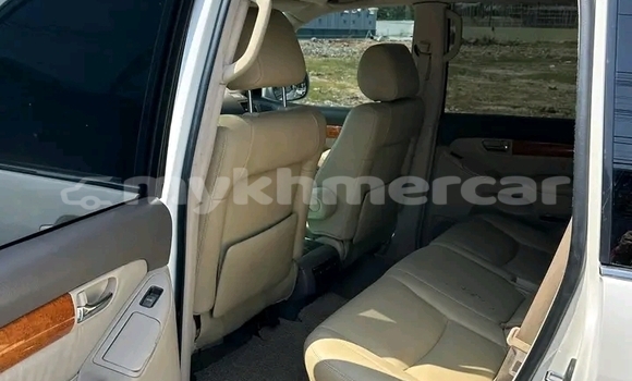 Buy Used Toyota Highlander White Car in Kep in Kep Province Buy Used Toyota Highlander White Car in Kep in Kep Province