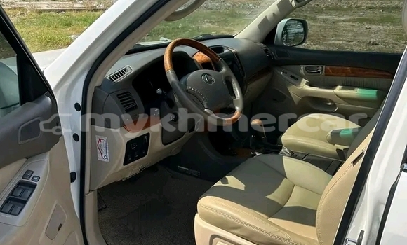Buy Used Toyota Highlander White Car in Kep in Kep Province Buy Used Toyota Highlander White Car in Kep in Kep Province