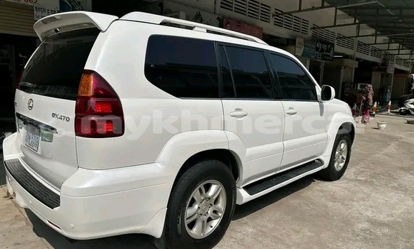 Buy Used Toyota Highlander White Car in Kep in Kep Province Buy Used Toyota Highlander White Car in Kep in Kep Province