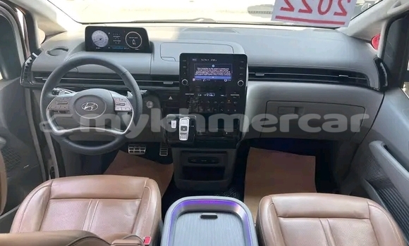 Buy Used Hyundai Starex White Car in Cheom Ksan in Preah Vihear Province Buy Used Hyundai Starex White Car in Cheom Ksan in Preah Vihear Province