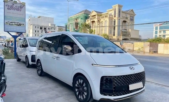Buy Used Hyundai Starex White Car in Cheom Ksan in Preah Vihear Province Buy Used Hyundai Starex White Car in Cheom Ksan in Preah Vihear Province
