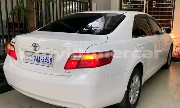 Buy Used Toyota Camry White Car in Chbar Mon in Kampong Speu Province Buy Used Toyota Camry White Car in Chbar Mon in Kampong Speu Province