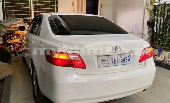 Buy Used Toyota Camry White Car in Chbar Mon in Kampong Speu Province Buy Used Toyota Camry White Car in Chbar Mon in Kampong Speu Province