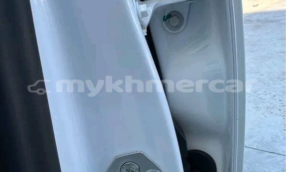 Acheter Occasion Voiture Ford Territory Blanc à Cheom Ksan, Preah Vihear Province Acheter Occasion Voiture Ford Territory Blanc à Cheom Ksan, Preah Vihear Province