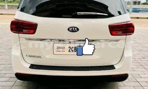 Buy Used Kia Carnival White Car in Chbar Mon in Kampong Speu Province Buy Used Kia Carnival White Car in Chbar Mon in Kampong Speu Province
