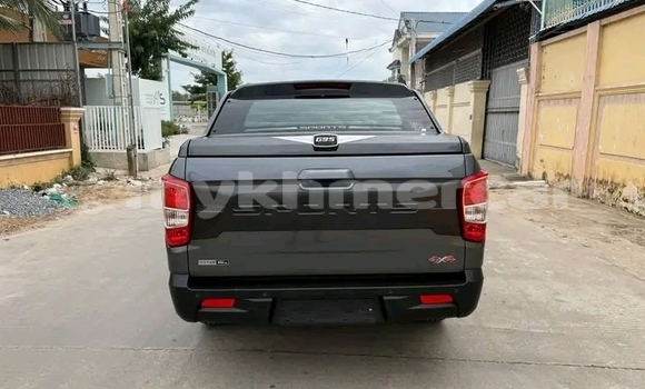 Buy Used SsangYong Rexton Black Car in Chbar Mon in Kampong Speu Province