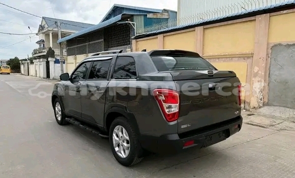 Buy Used SsangYong Rexton Black Car in Chbar Mon in Kampong Speu Province Buy Used SsangYong Rexton Black Car in Chbar Mon in Kampong Speu Province