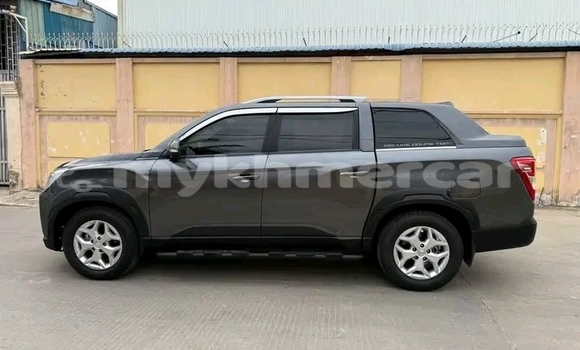 Buy Used SsangYong Rexton Black Car in Chbar Mon in Kampong Speu Province Buy Used SsangYong Rexton Black Car in Chbar Mon in Kampong Speu Province