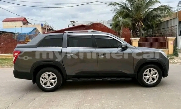 Buy Used SsangYong Rexton Black Car in Chbar Mon in Kampong Speu Province Buy Used SsangYong Rexton Black Car in Chbar Mon in Kampong Speu Province
