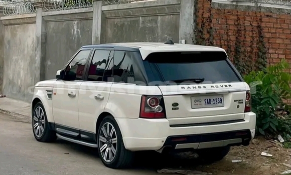Buy Used Range Rover Range Rover White Car in Chbar Mon in Kampong Speu Province Buy Used Range Rover Range Rover White Car in Chbar Mon in Kampong Speu Province