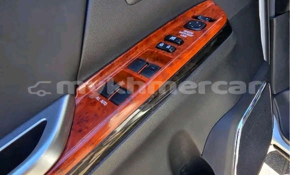 Acheter Occasion Voiture Toyota Alphard Blanc à Cheom Ksan, Preah Vihear Province Acheter Occasion Voiture Toyota Alphard Blanc à Cheom Ksan, Preah Vihear Province