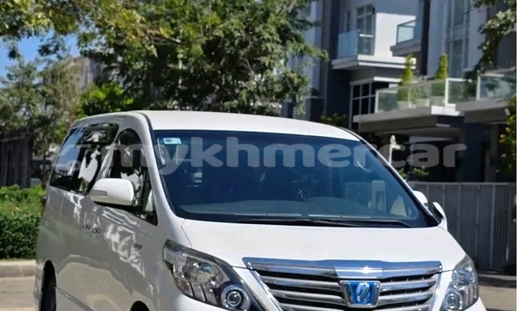 Acheter Occasion Voiture Toyota Alphard Blanc à Cheom Ksan, Preah Vihear Province Acheter Occasion Voiture Toyota Alphard Blanc à Cheom Ksan, Preah Vihear Province