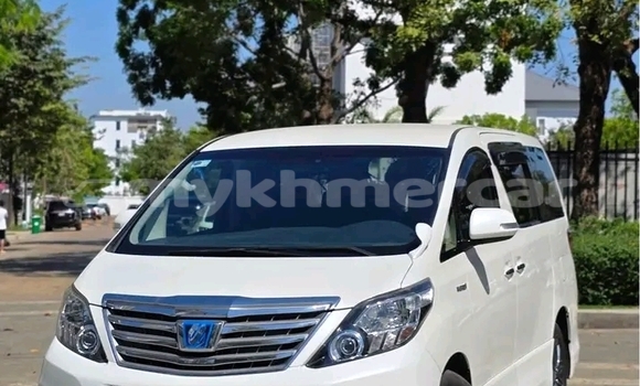 Acheter Occasion Voiture Toyota Alphard Blanc à Cheom Ksan, Preah Vihear Province Acheter Occasion Voiture Toyota Alphard Blanc à Cheom Ksan, Preah Vihear Province
