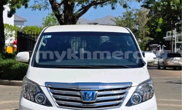 Acheter Occasion Voiture Toyota Alphard Blanc à Cheom Ksan, Preah Vihear Province Acheter Occasion Voiture Toyota Alphard Blanc à Cheom Ksan, Preah Vihear Province