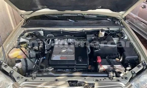 Acheter Occasion Voiture Toyota Highlander Autre à Chbar Mon, Kampong Speu Province Acheter Occasion Voiture Toyota Highlander Autre à Chbar Mon, Kampong Speu Province