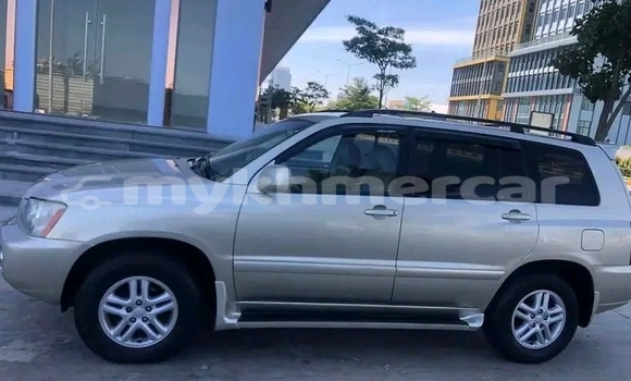 Acheter Occasion Voiture Toyota Highlander Autre à Chbar Mon, Kampong Speu Province Acheter Occasion Voiture Toyota Highlander Autre à Chbar Mon, Kampong Speu Province