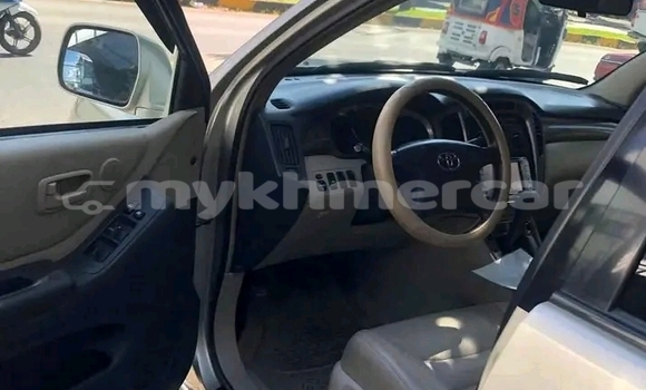 Acheter Occasion Voiture Toyota Highlander Autre à Chbar Mon, Kampong Speu Province Acheter Occasion Voiture Toyota Highlander Autre à Chbar Mon, Kampong Speu Province