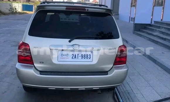 Acheter Occasion Voiture Toyota Highlander Autre à Chbar Mon, Kampong Speu Province Acheter Occasion Voiture Toyota Highlander Autre à Chbar Mon, Kampong Speu Province