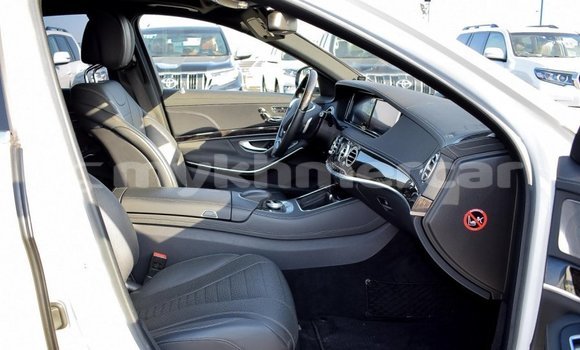 Buy Used Mercedes-Benz S–Class White Car in Import - Dubai in Kampot Province Buy Used Mercedes-Benz S–Class White Car in Import - Dubai in Kampot Province