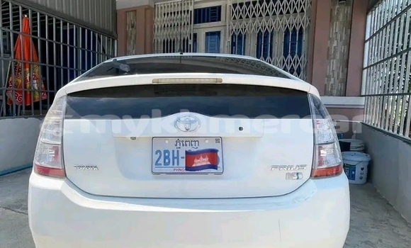 Buy Used Toyota Prius White Car in Cheom Ksan in Preah Vihear Province Buy Used Toyota Prius White Car in Cheom Ksan in Preah Vihear Province