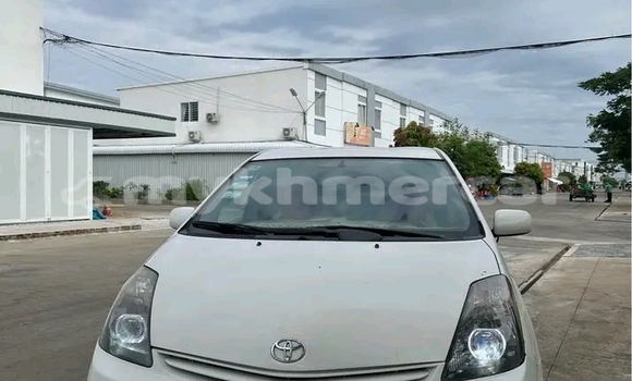 Acheter Occasion Voiture Toyota Prius Blanc à Khemarak Phoumin, Koh Kong Province Acheter Occasion Voiture Toyota Prius Blanc à Khemarak Phoumin, Koh Kong Province