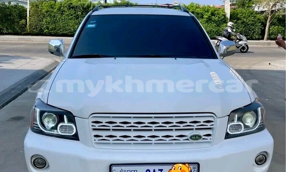 Acheter Occasion Voiture Toyota Highlander Blanc à Chbar Mon, Kampong Speu Province Acheter Occasion Voiture Toyota Highlander Blanc à Chbar Mon, Kampong Speu Province