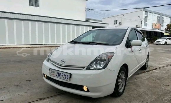 Buy Used Toyota Prius White Car in Koulen in Preah Vihear Province Buy Used Toyota Prius White Car in Koulen in Preah Vihear Province