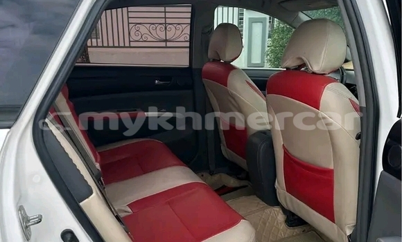 Buy Used Toyota Prius White Car in Koulen in Preah Vihear Province Buy Used Toyota Prius White Car in Koulen in Preah Vihear Province