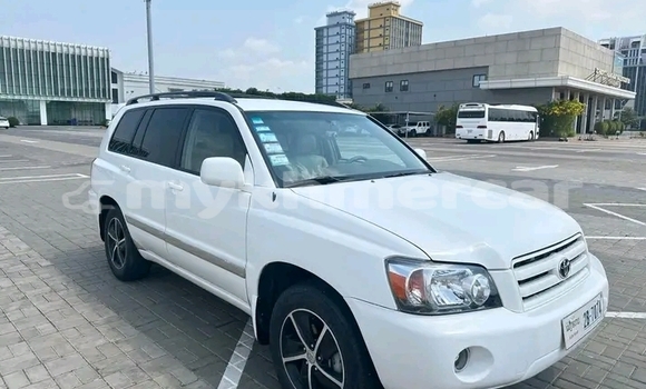 ទិញ បានប្រើ Toyota Highlander White ឡាន} ក្នុង Amleang ក្នុង Kampong Speu Province ទិញ បានប្រើ Toyota Highlander White ឡាន} ក្នុង Amleang ក្នុង Kampong Speu Province